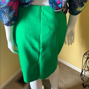 Size 6 Worthington skirt like new!